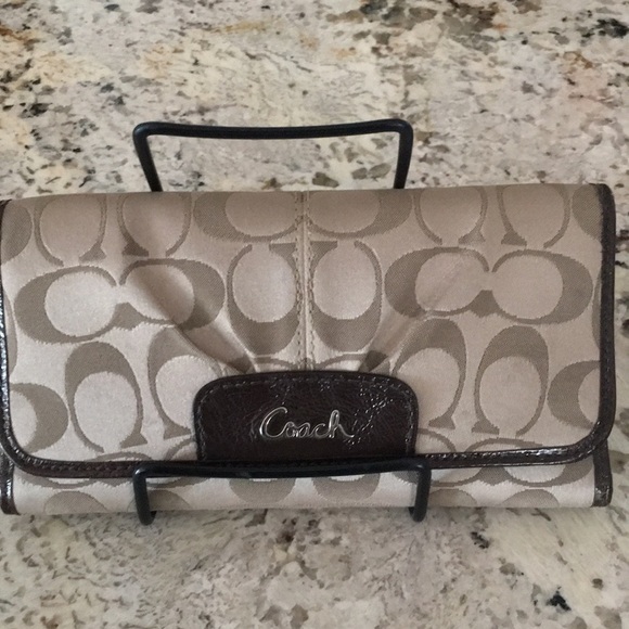 Coach Wallet - Picture 4 of 4